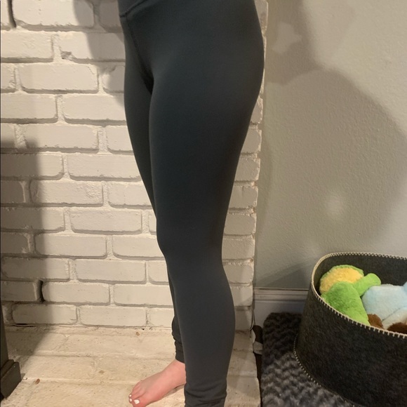 Lulu lemon leggings - Picture 2 of 3